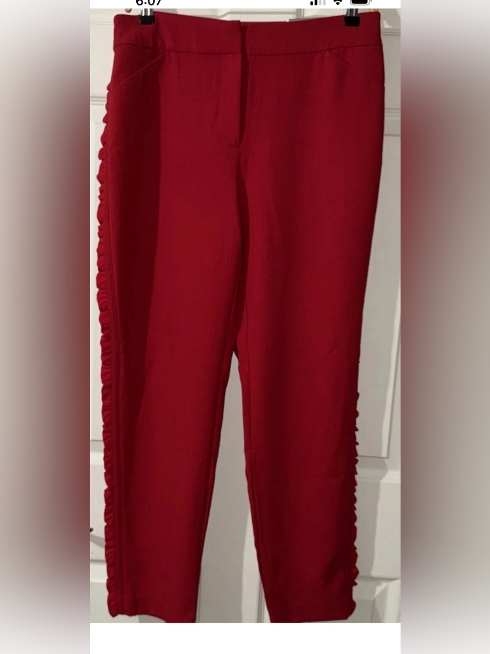 NWT Chico Women SZ 6 Red Side Ruffle Slim Ankle Pants Rayon Blend Preppy
Office